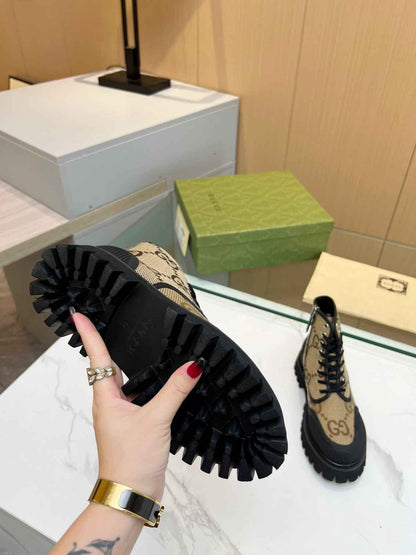 GU Woman Boots