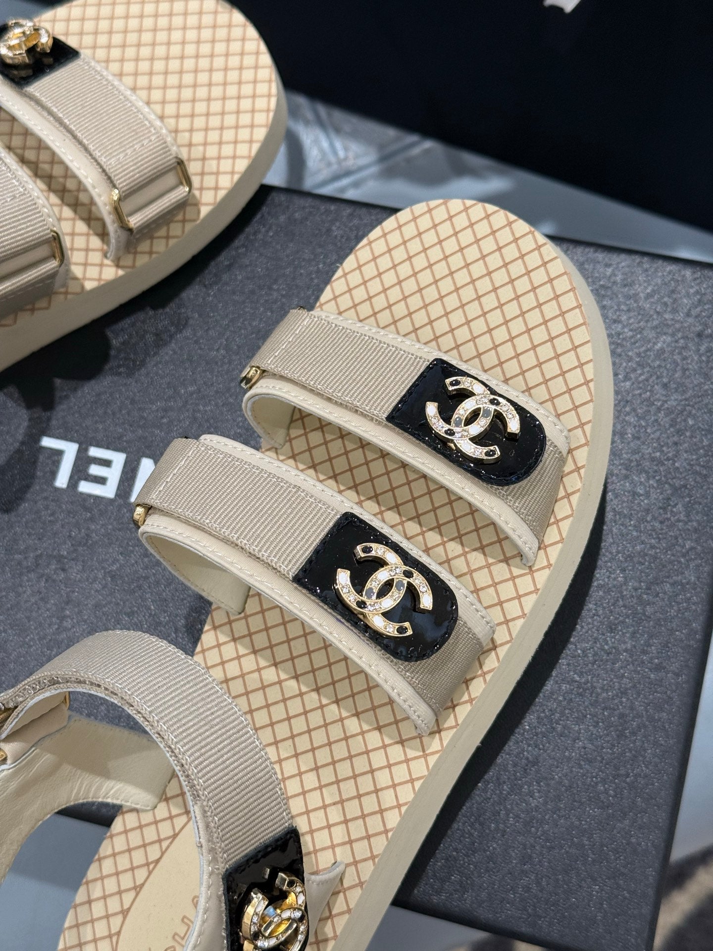 CHL  Sandals Slippers  2 Color's