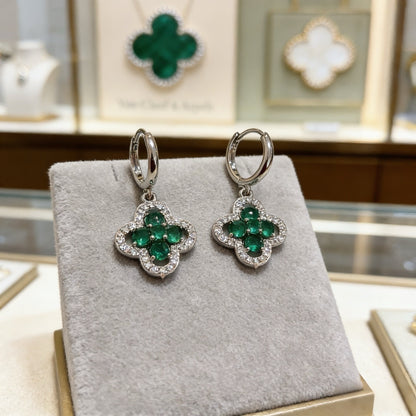 VAN C&A  Fashion Earrings
