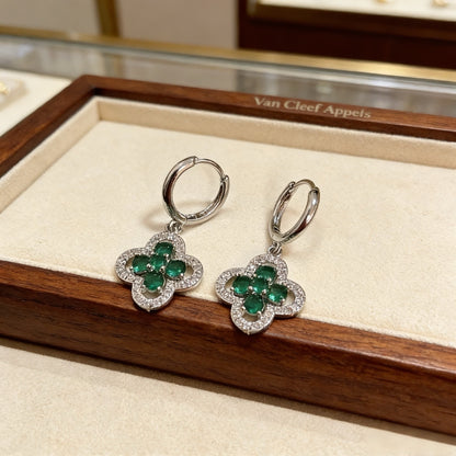VAN C&A  Fashion Earrings