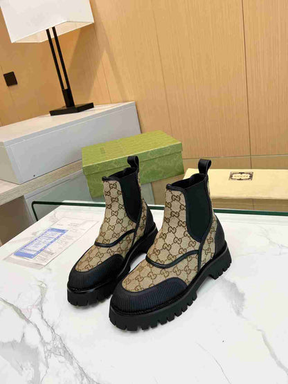 GU Woman Boots
