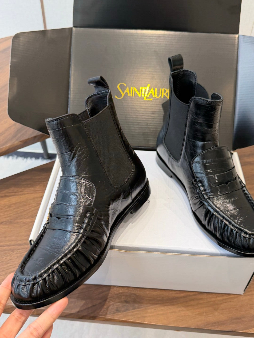 Y L  Boots Woman Low