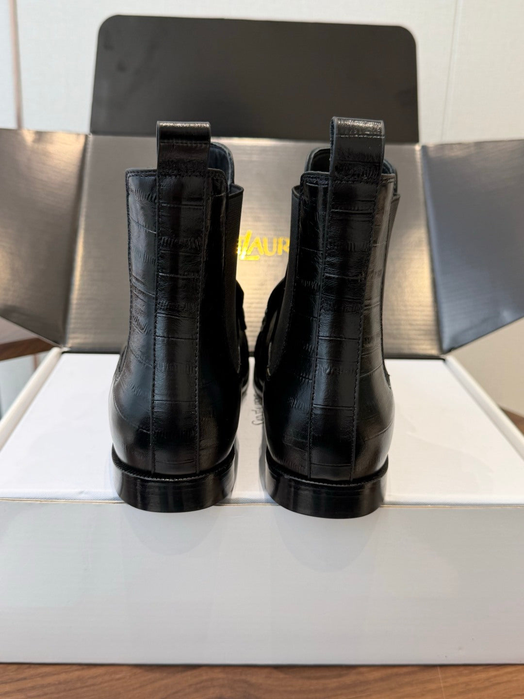 Y L  Boots Woman Low
