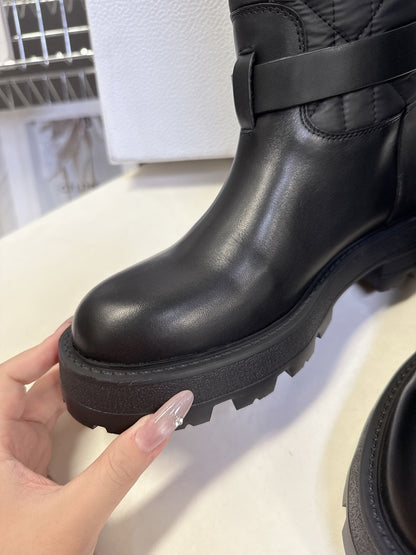 CHD  Boots Woman