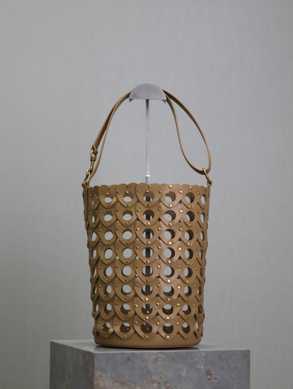 Y L  Bucket Bag