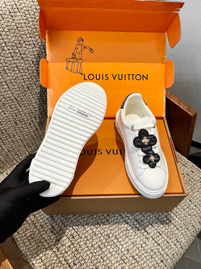 LU woman  Sneakers