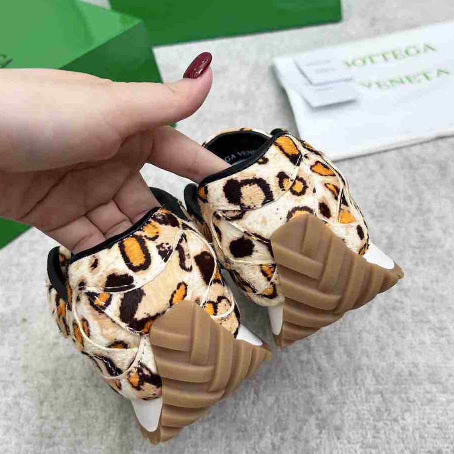 BOT VENET Woman Sneakers trainers