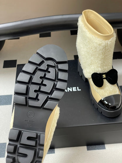 CHL Shearling  Woman Boots 2 Color's