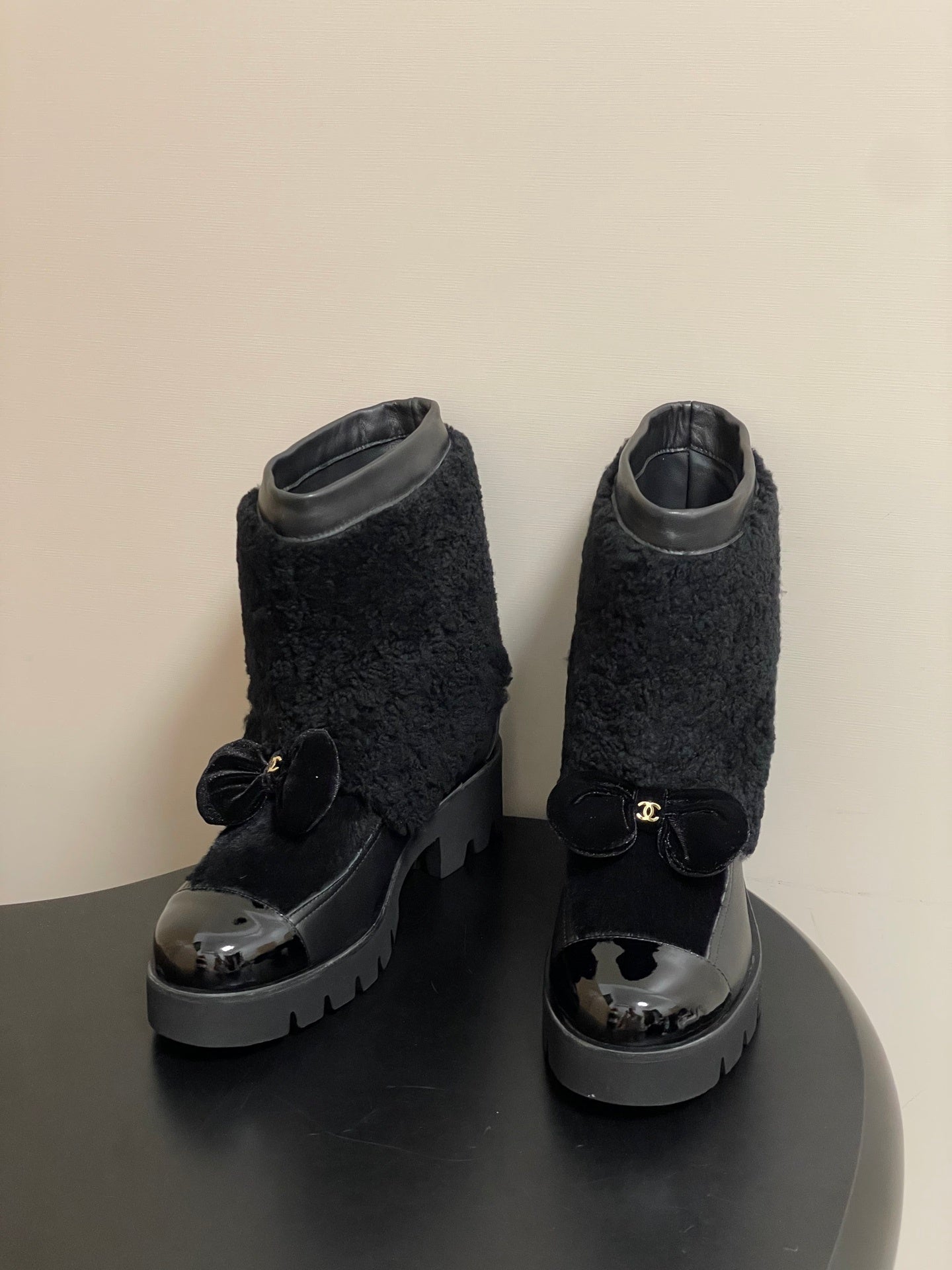 CHL Shearling  Woman Boots 2 Color's