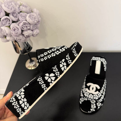 CHL  Slippers  2 Color's Woman