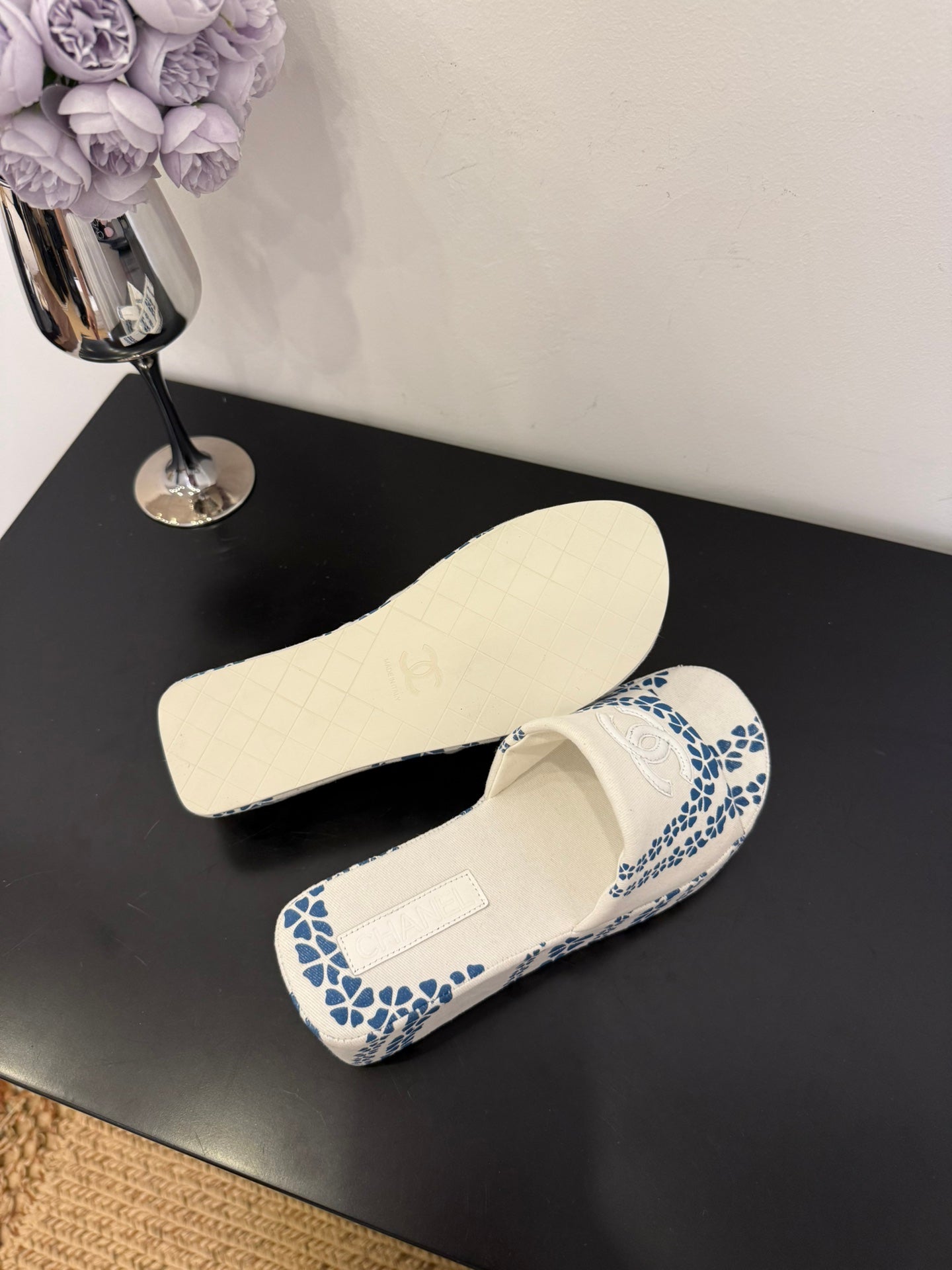CHL  Slippers  2 Color's Woman