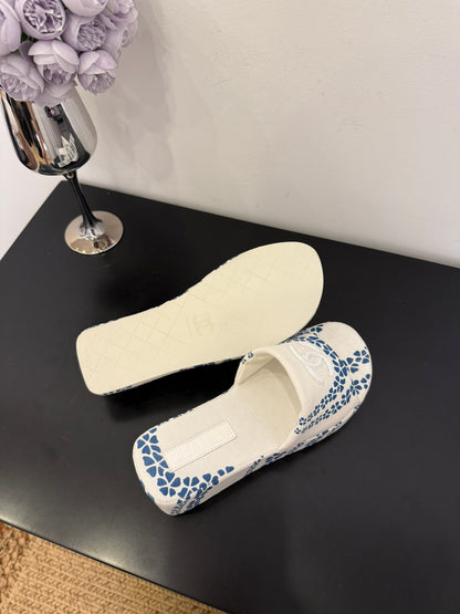 CHL  Slippers  2 Color's Woman