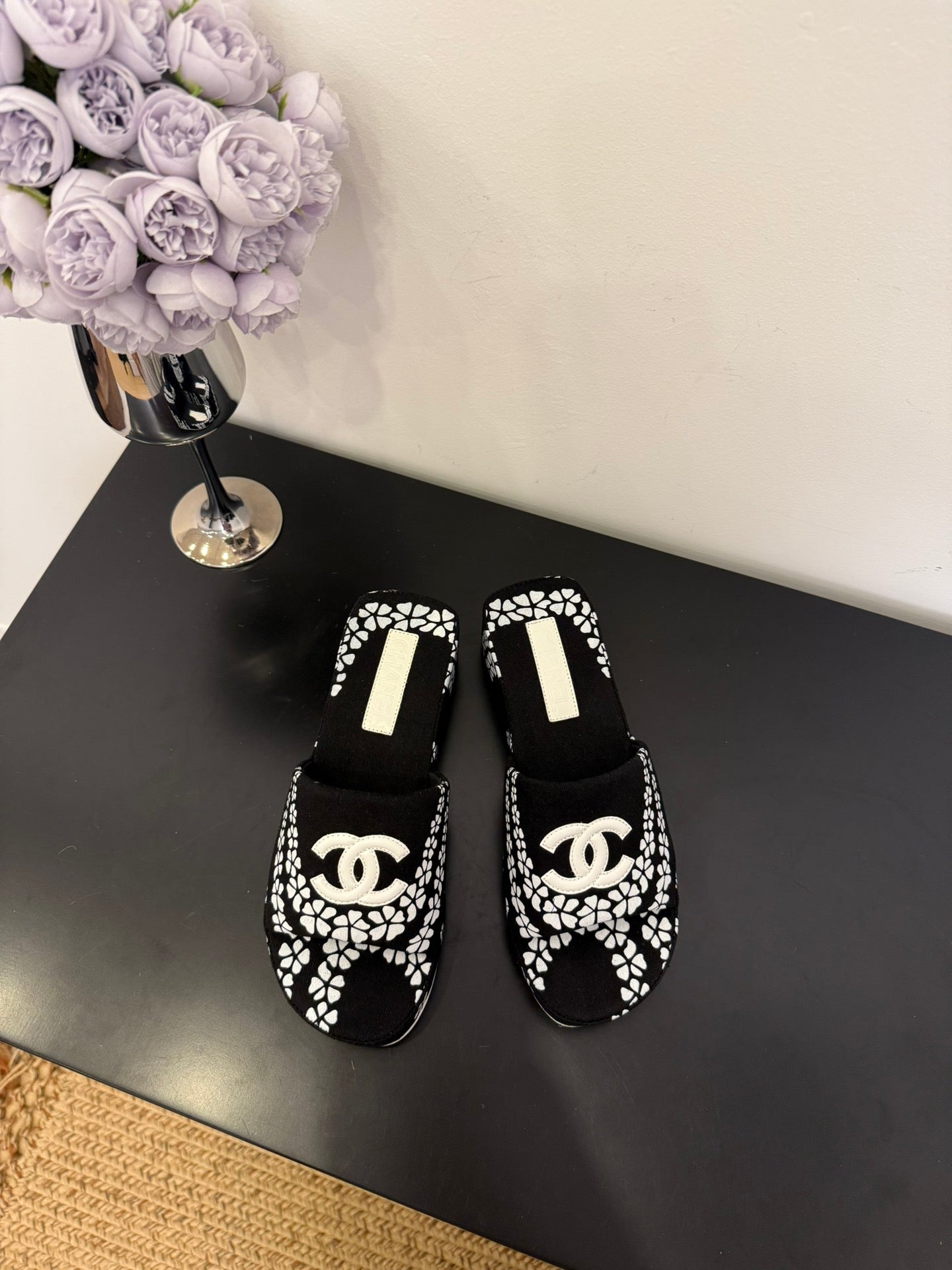 CHL  Slippers  2 Color's Woman