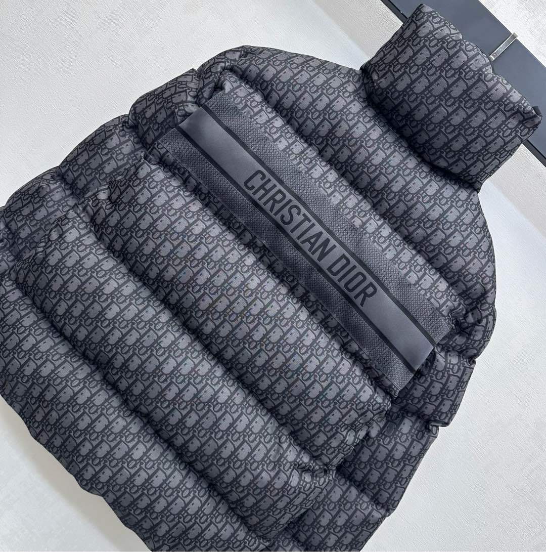 CHD Woman Down Jacket  2 Color 's GQ