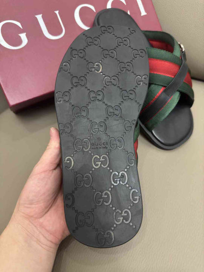 GU Slippers Man 46