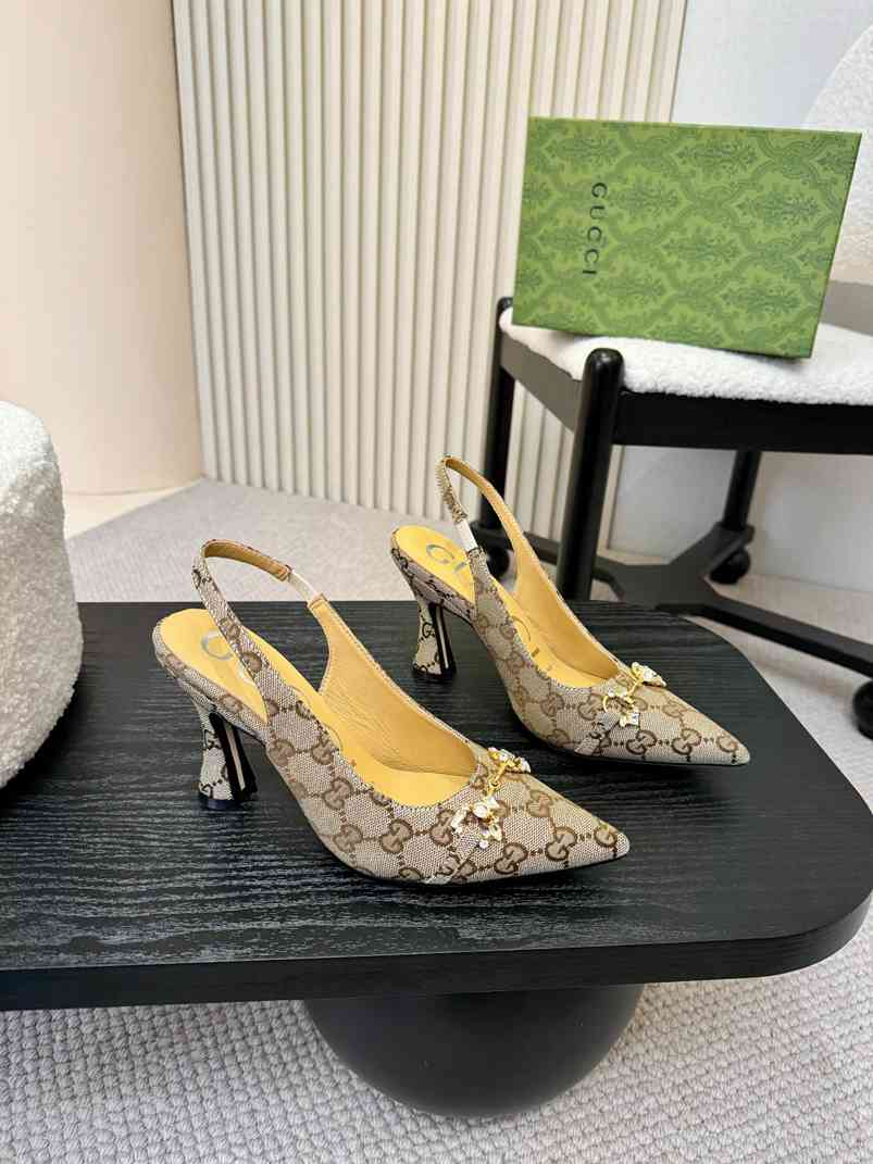 GU Shoes Woman 42 Monogram