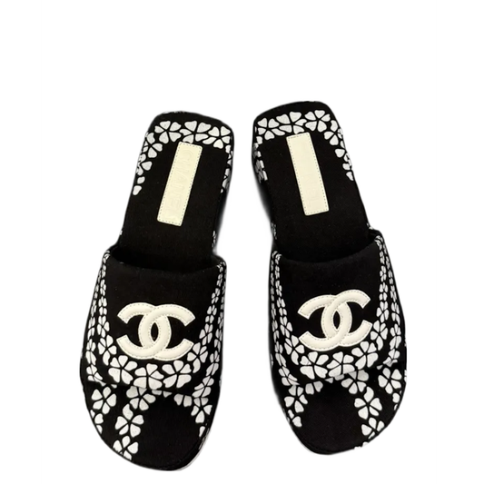 CHL  Slippers  2 Color's Woman