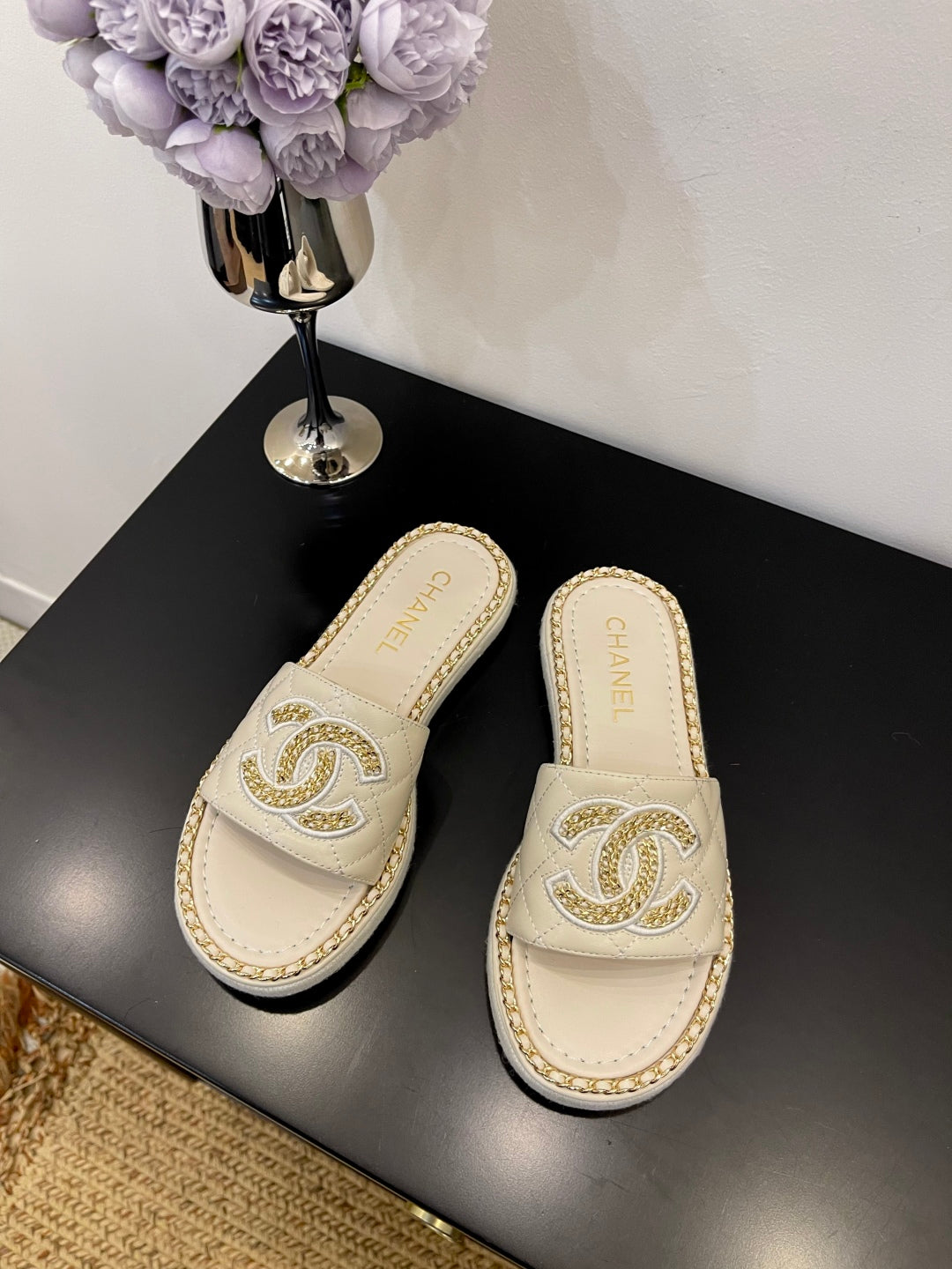 CHL  Slippers  2 Color's Woman