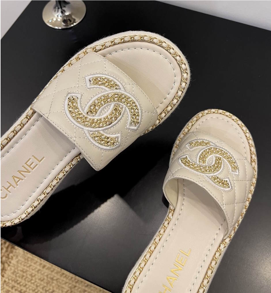 CHL  Slippers  2 Color's Woman