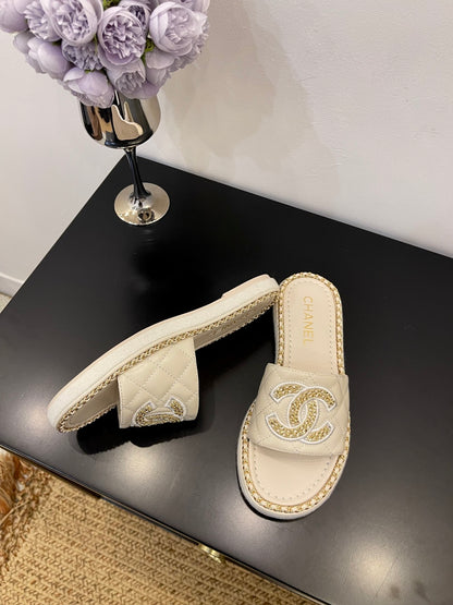 CHL  Slippers  2 Color's Woman