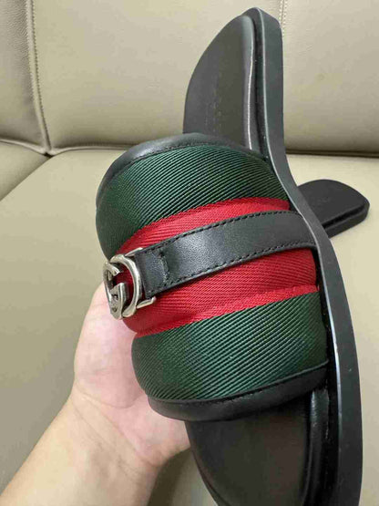 GU Slippers Man 46
