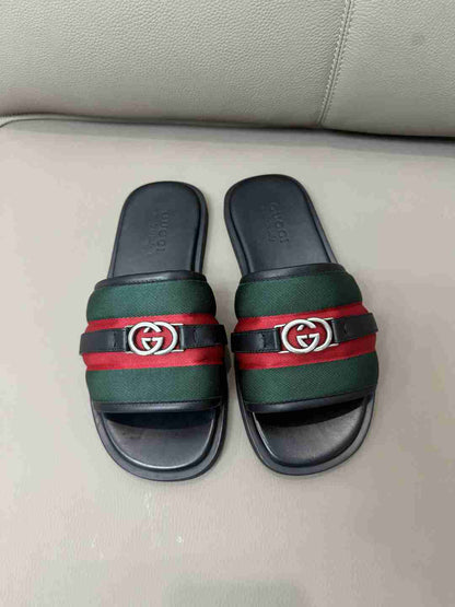 GU Slippers Man 46