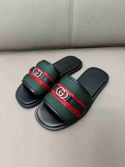 GU Slippers Man 46