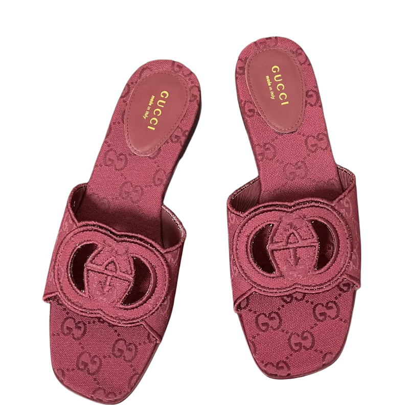 GU Slippers  Woman 42