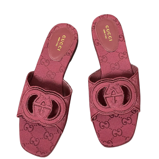 GU Slippers  Woman 42