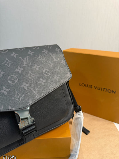 LU Flap Messenger Monogram Taigaram Bag 32
