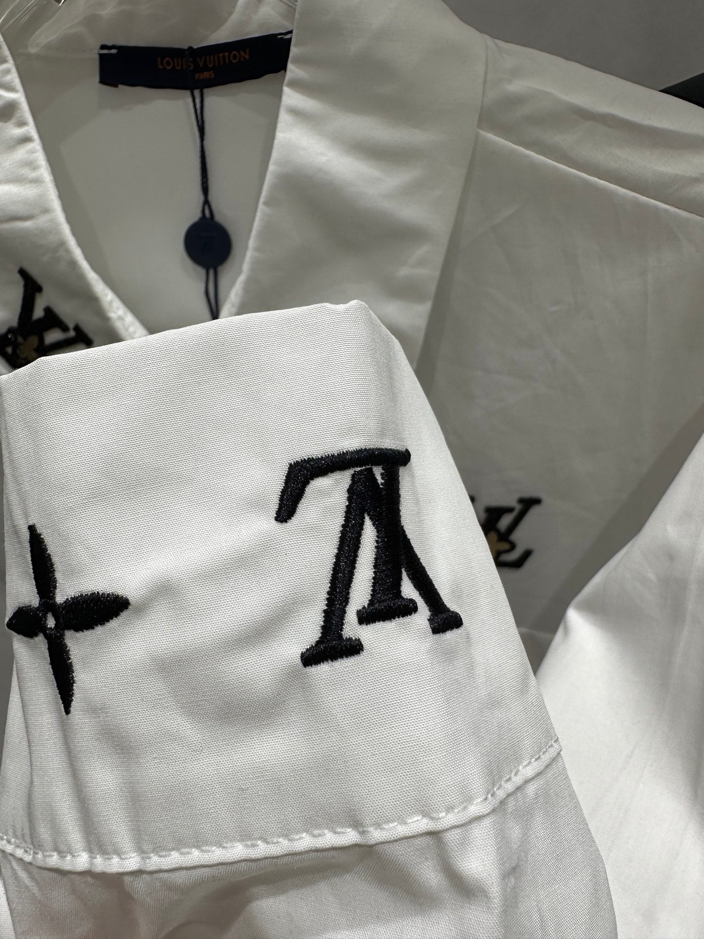 LU  Jacket  2 Color's Limited