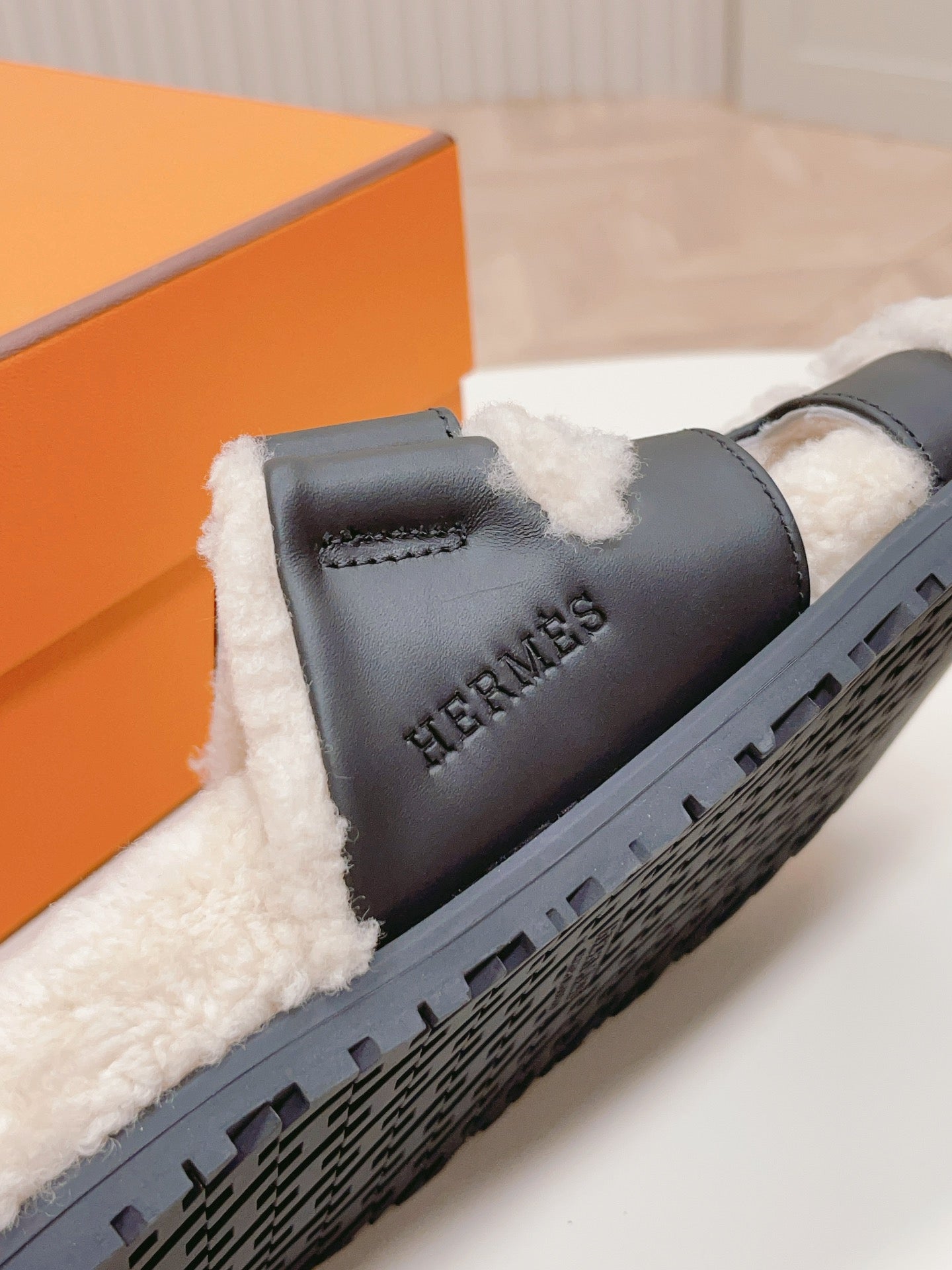 HRM Slippers  Sandals Shearling
