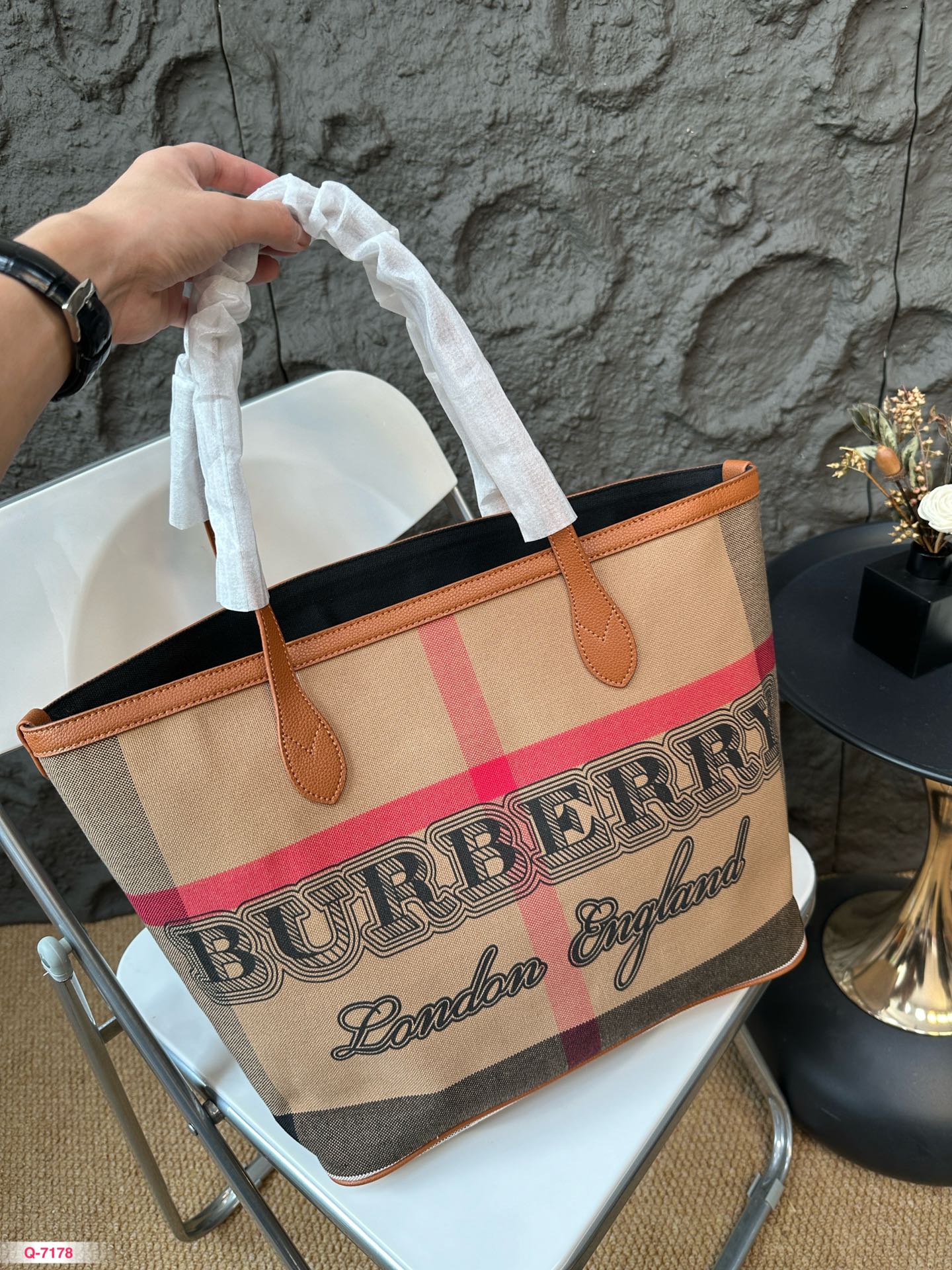 *BURBBER  Tote Bag 2 Color's 34 cm