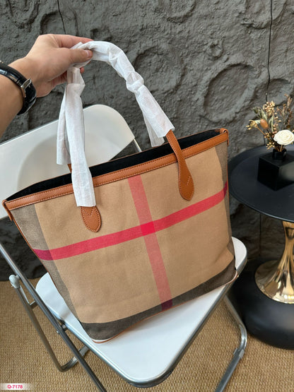 *BURBBER  Tote Bag 2 Color's 34 cm