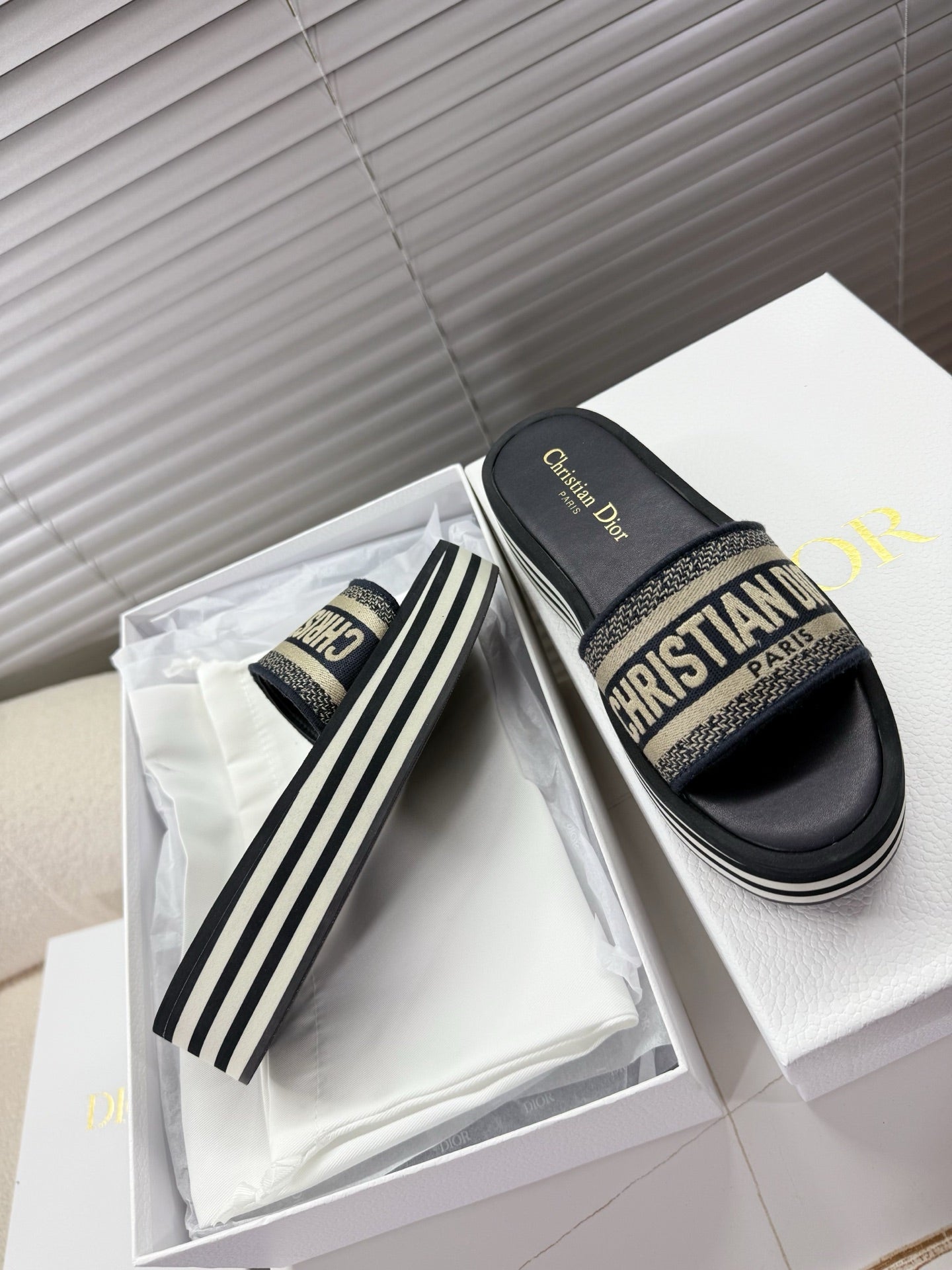CHD Slippers  2 Color's Woman