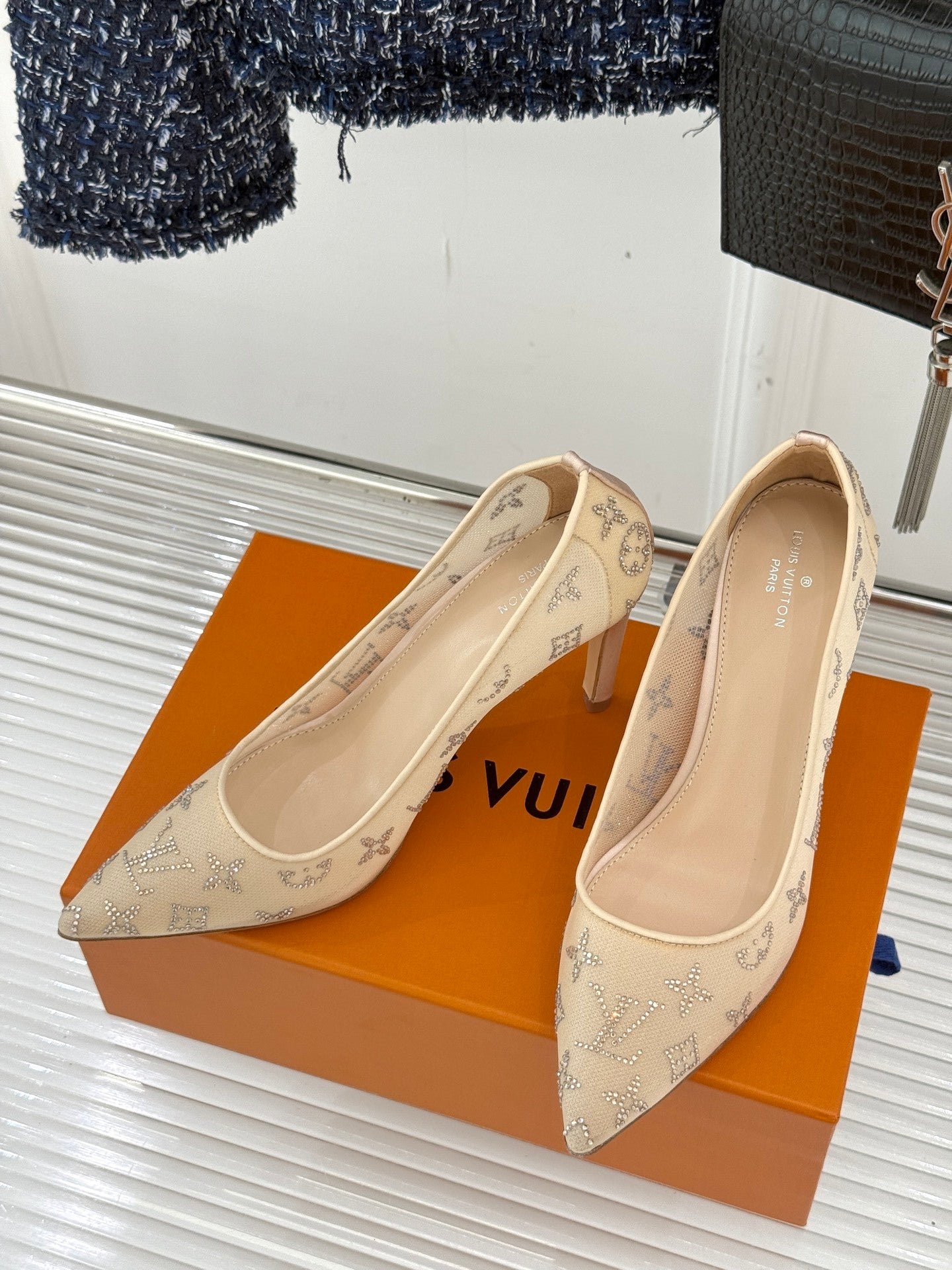 LU Shoes  Woman 2 Color's  Heels