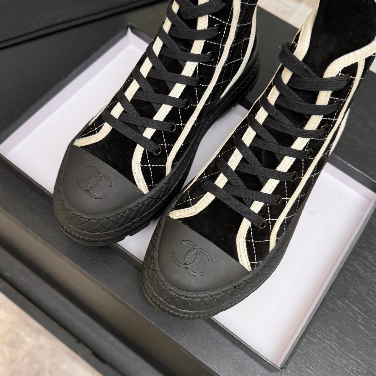 CHL woman  Sneakers High