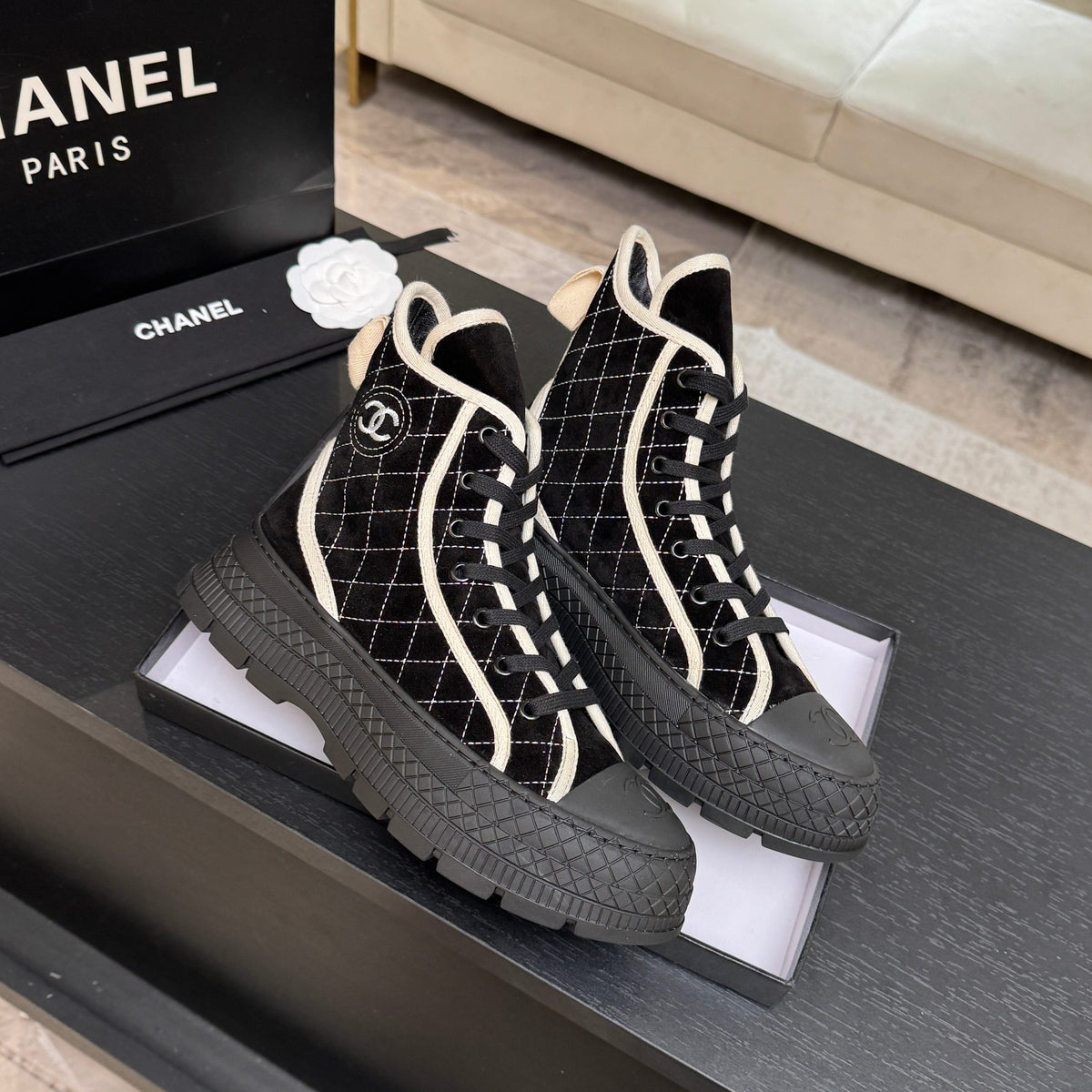 CHL woman  Sneakers High