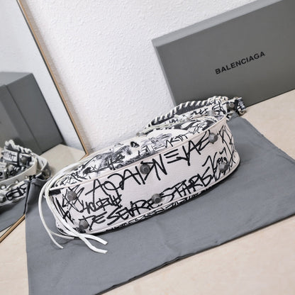 SNBAL graffiti bag  33 cm