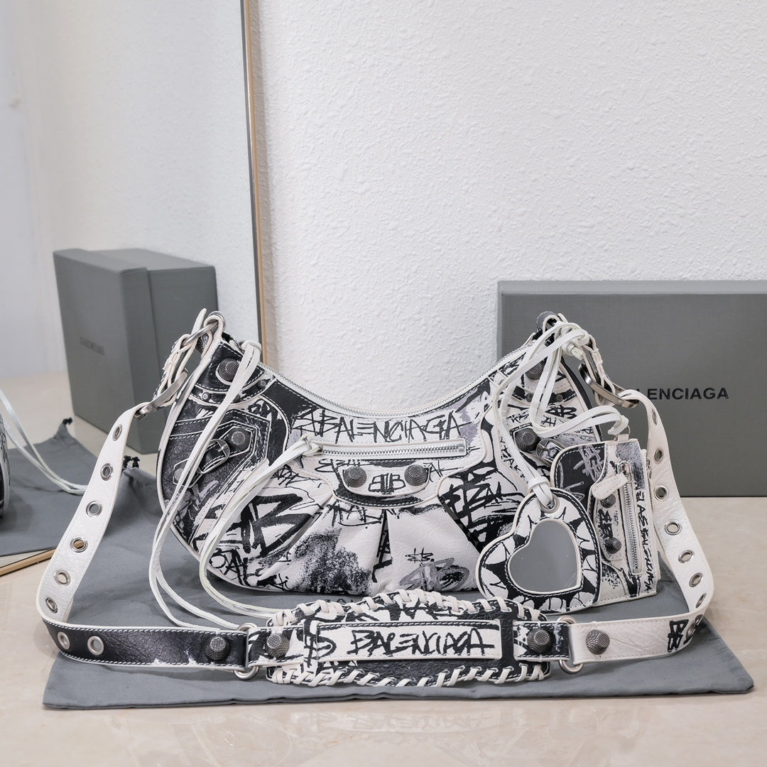 SNBAL graffiti bag  33 cm