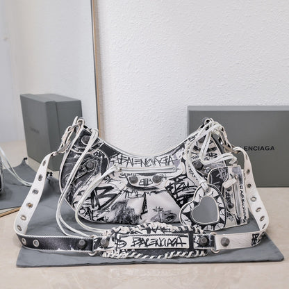 SNBAL graffiti bag  33 cm