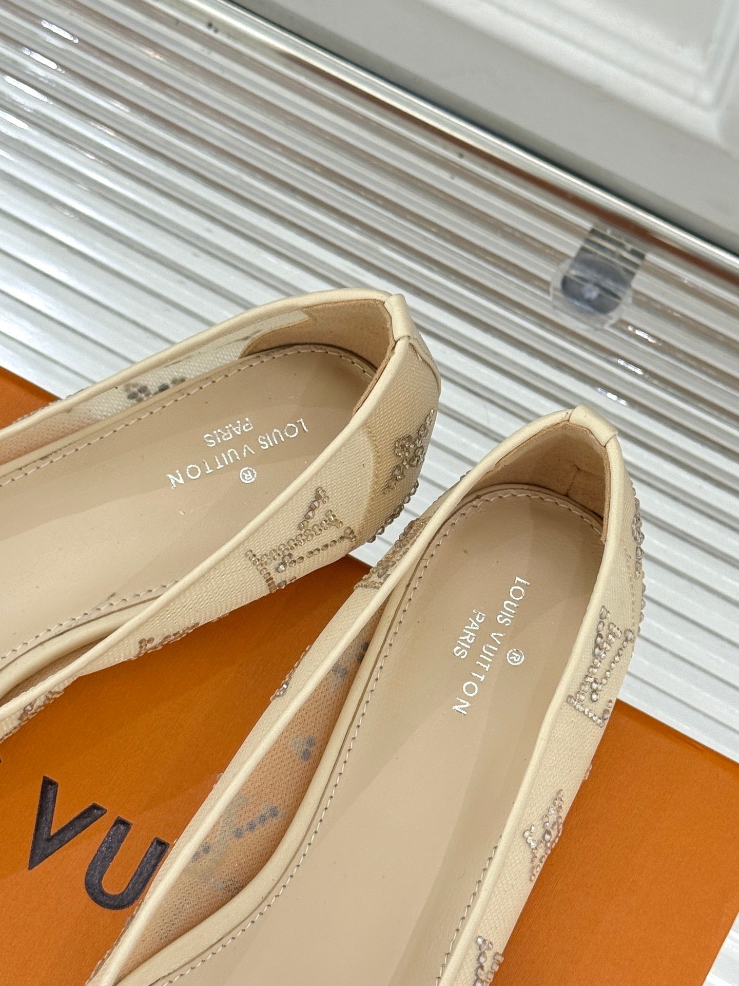 LU Shoes  Woman 2 Color's  Flat