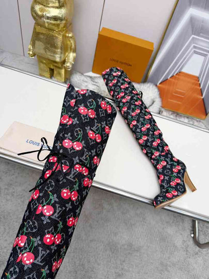 LV  Woman Boots Over knee 2 Color's 42