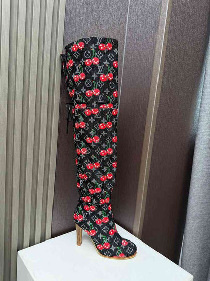 LV  Woman Boots Over knee 2 Color's 42