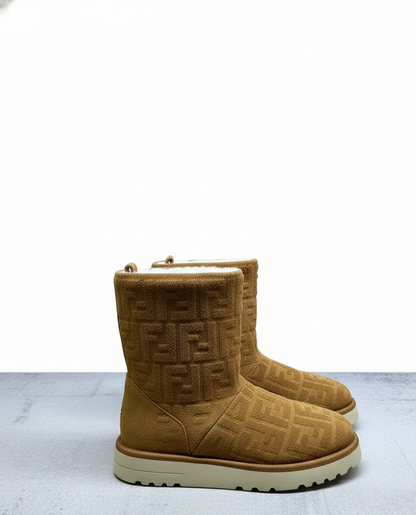 FEN vs UGG  Boots 42