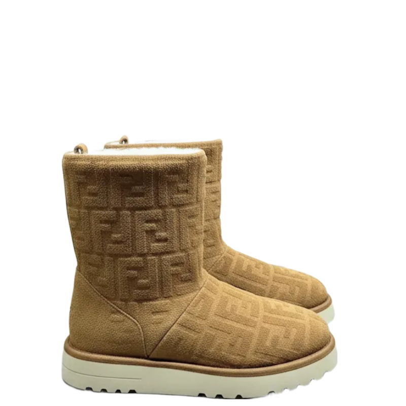 FEN vs UGG  Boots 42