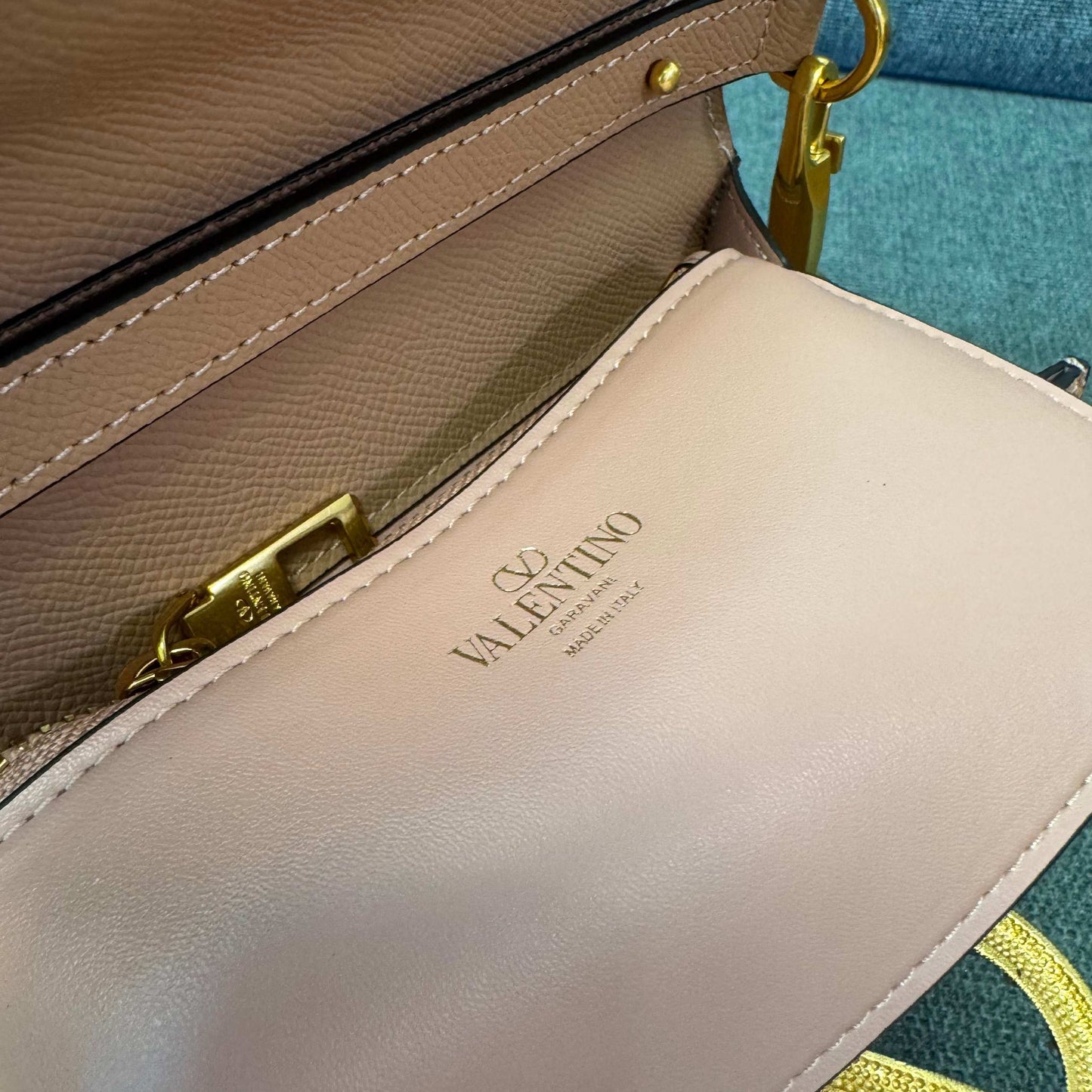 CV  bag Small  22  cm 2 Color's
