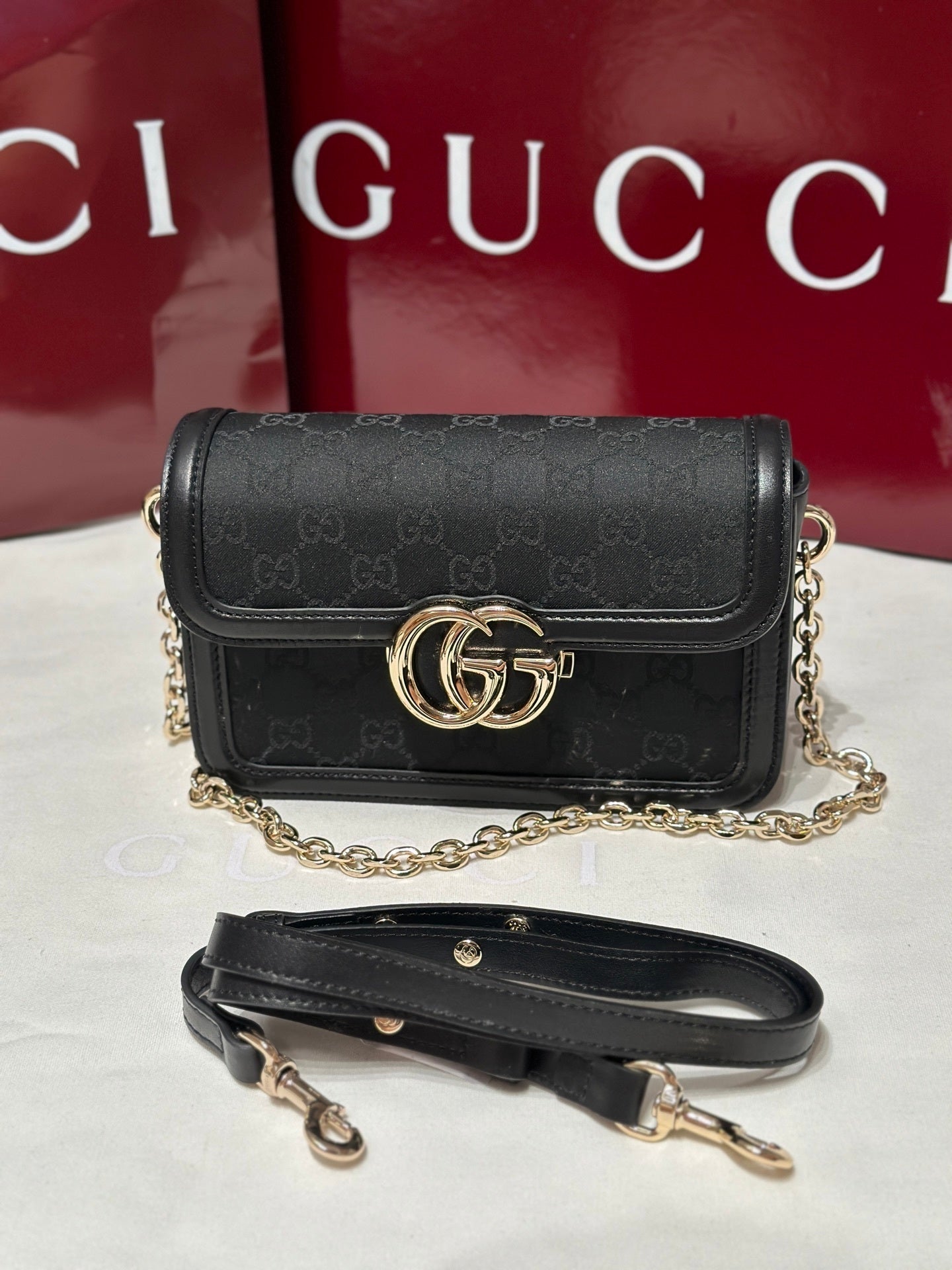 GU  Bag  2 Color's  21 cm Small