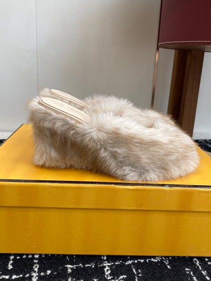 FEN Sandals  Slippers Fur 2 Color's Woman