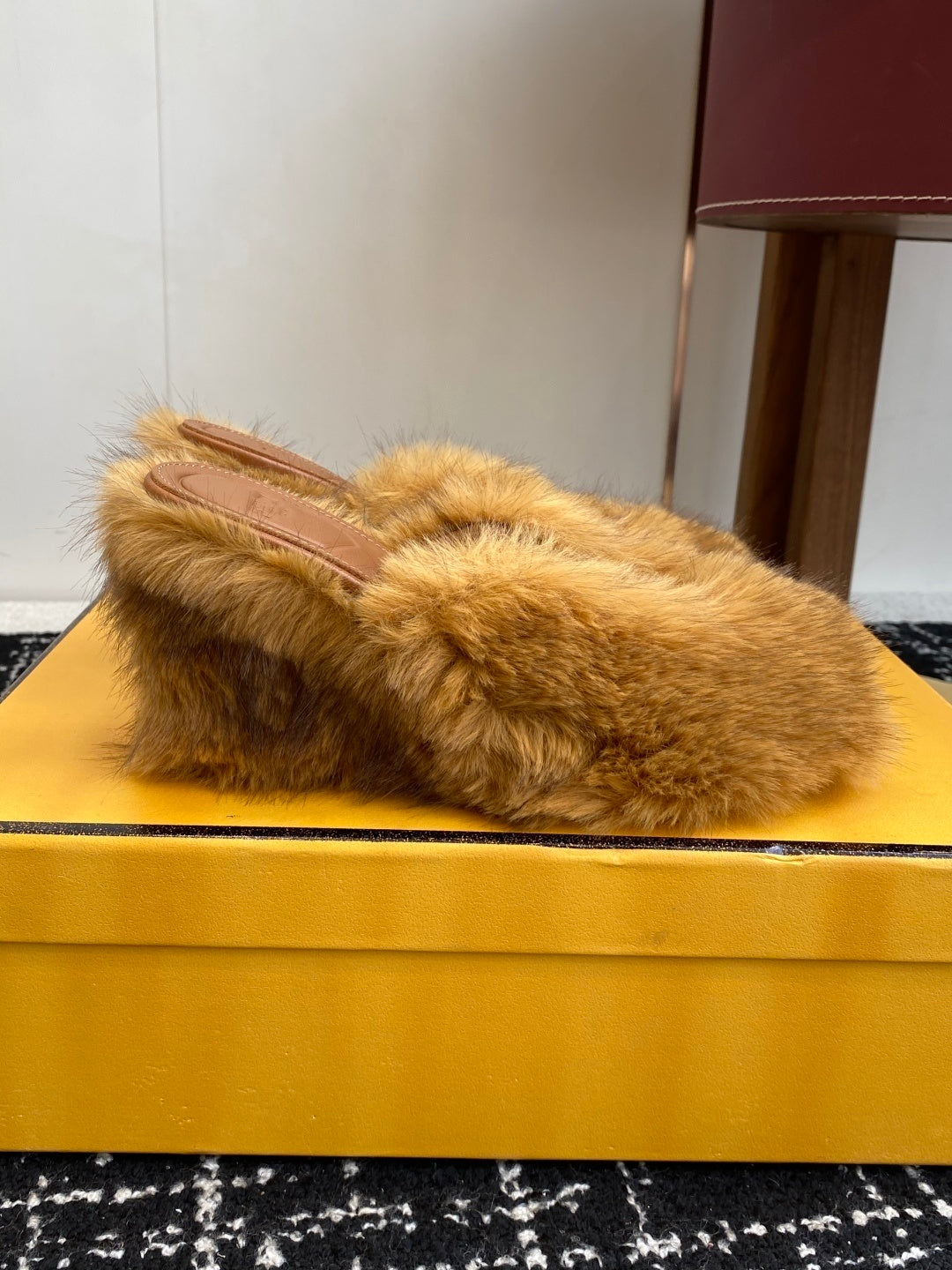 FEN Sandals  Slippers Fur 2 Color's Woman